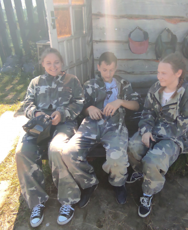 Uczniowie z SP w Sobolach na paintballu