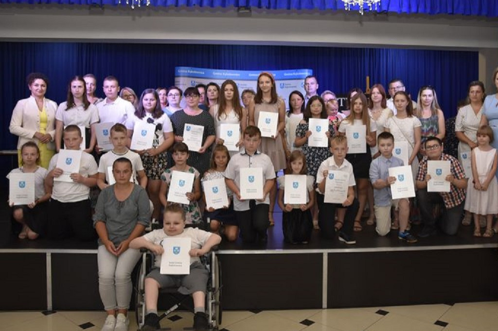 Wręczanie stypendiów w gminie Kąkolewnica