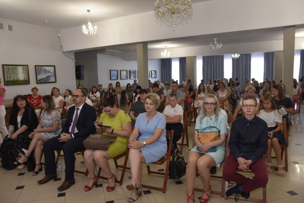 Wręczanie stypendiów w gminie Kąkolewnica