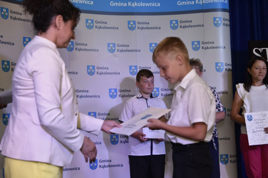 Wręczanie stypendiów w gminie Kąkolewnica