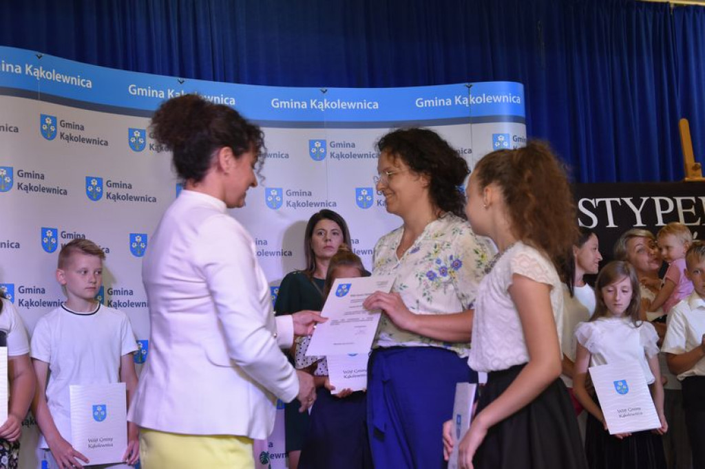 Wręczanie stypendiów w gminie Kąkolewnica