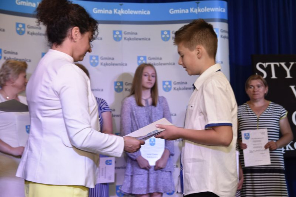 Wręczanie stypendiów w gminie Kąkolewnica
