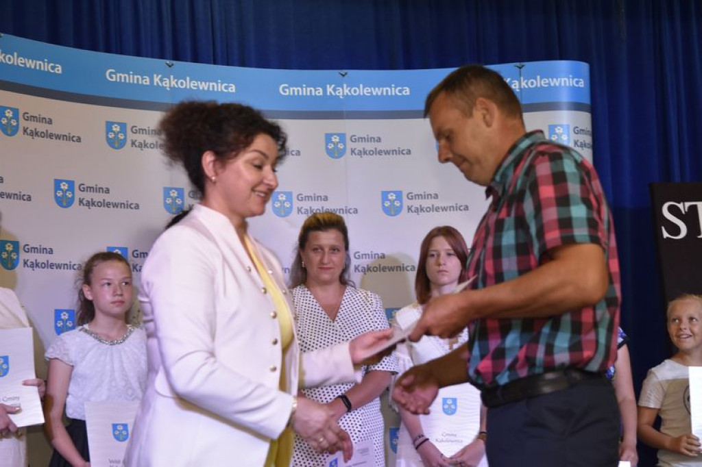 Wręczanie stypendiów w gminie Kąkolewnica