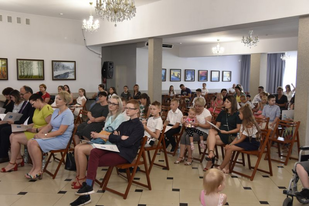 Wręczanie stypendiów w gminie Kąkolewnica