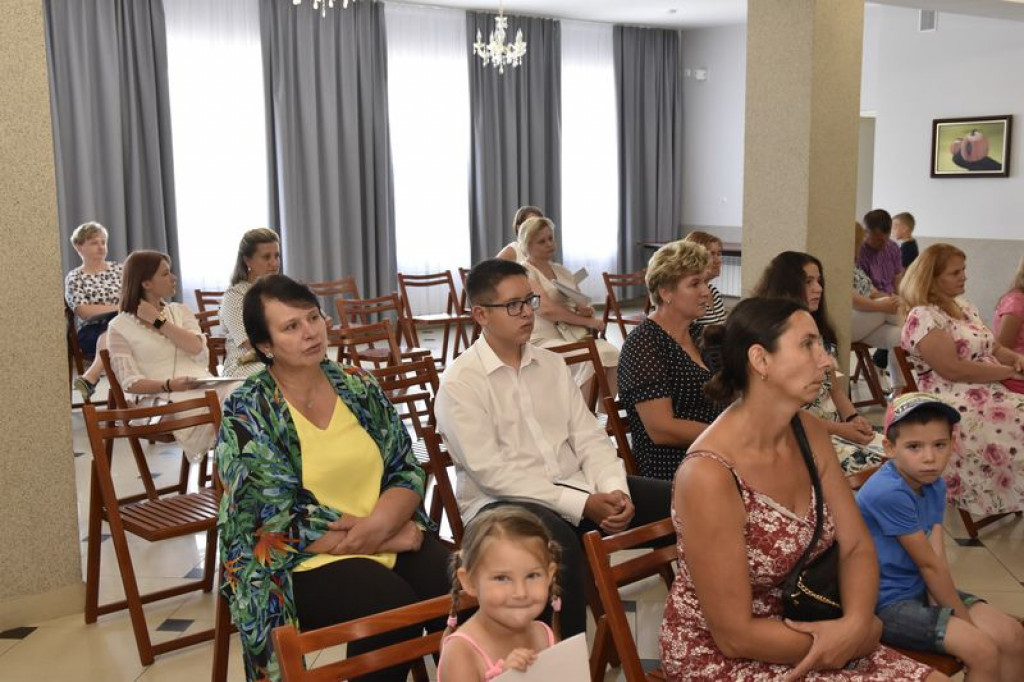 Wręczanie stypendiów w gminie Kąkolewnica