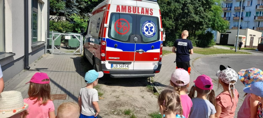 Spotkanie przedszkolaków ze strażakami