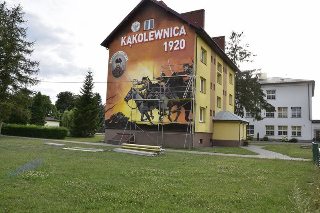 Murale historyczne w Kąkolewnicy