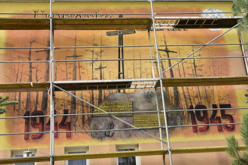 Murale historyczne w Kąkolewnicy