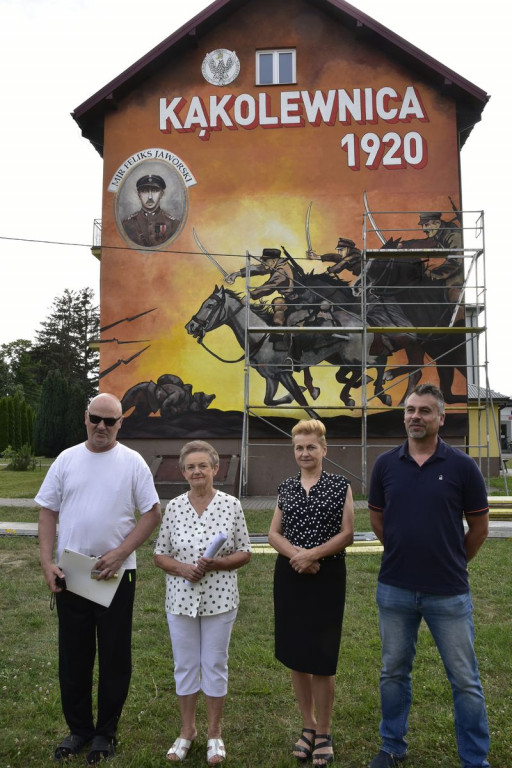 Murale historyczne w Kąkolewnicy