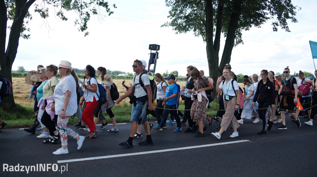 Przybycie pielgrzymów do Radzynia