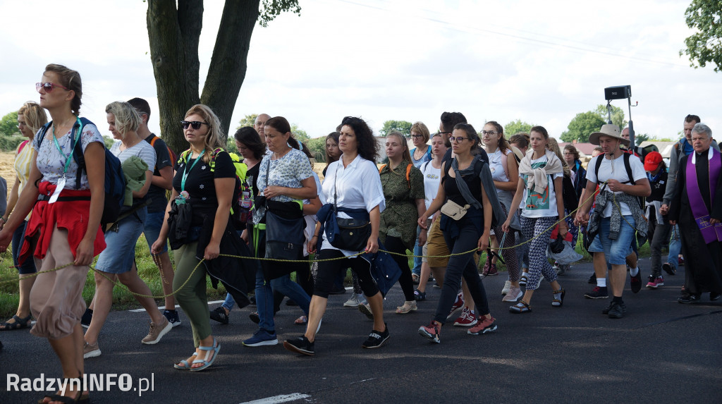 Przybycie pielgrzymów do Radzynia