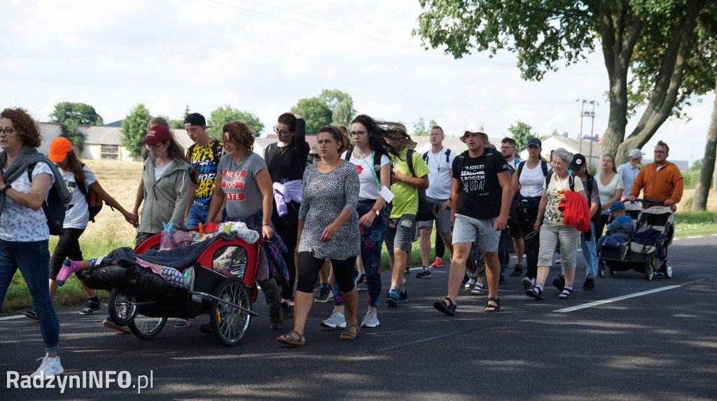 Przybycie pielgrzymów do Radzynia