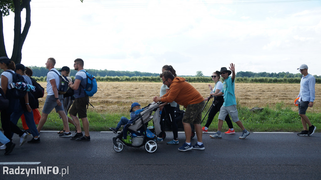 Przybycie pielgrzymów do Radzynia