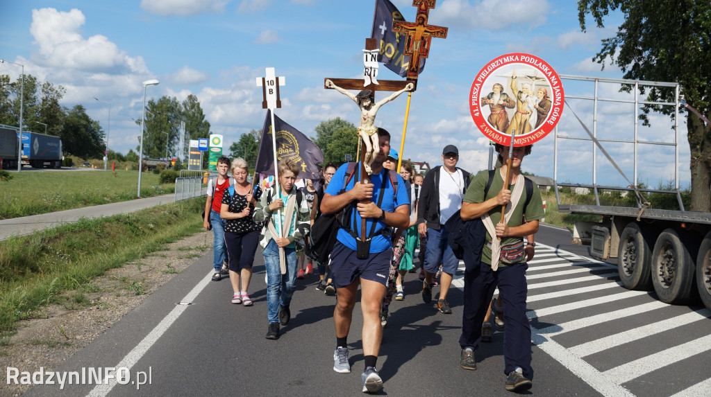 Przybycie pielgrzymów do Radzynia