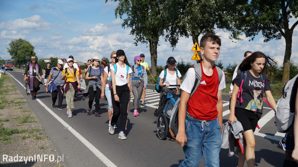 Przybycie pielgrzymów do Radzynia