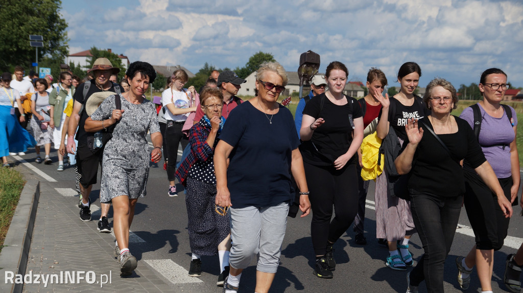 Przybycie pielgrzymów do Radzynia