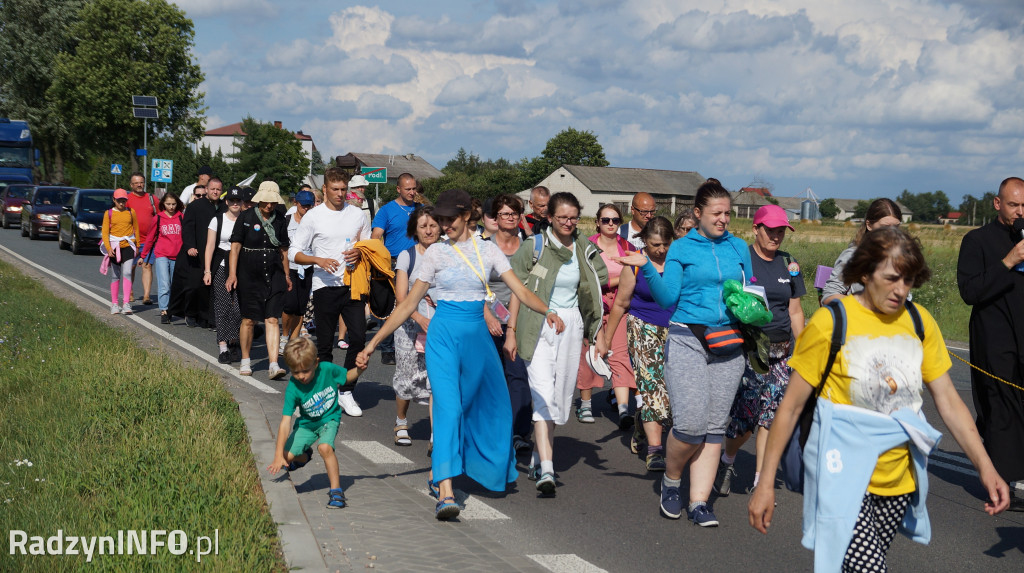 Przybycie pielgrzymów do Radzynia