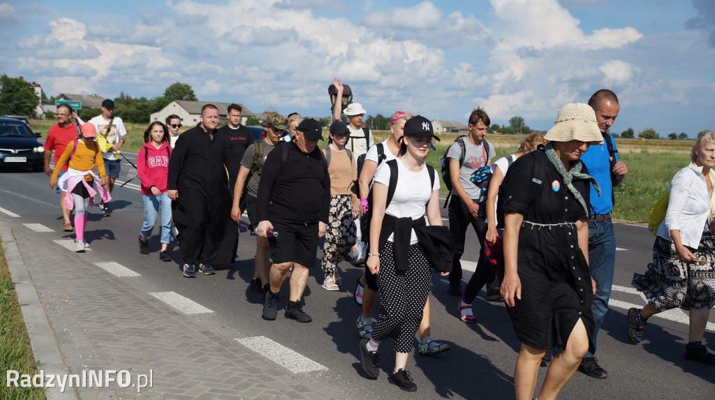 Przybycie pielgrzymów do Radzynia