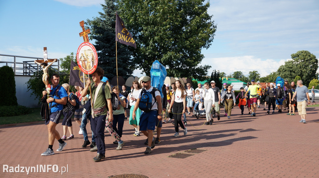 Przybycie pielgrzymów do Radzynia