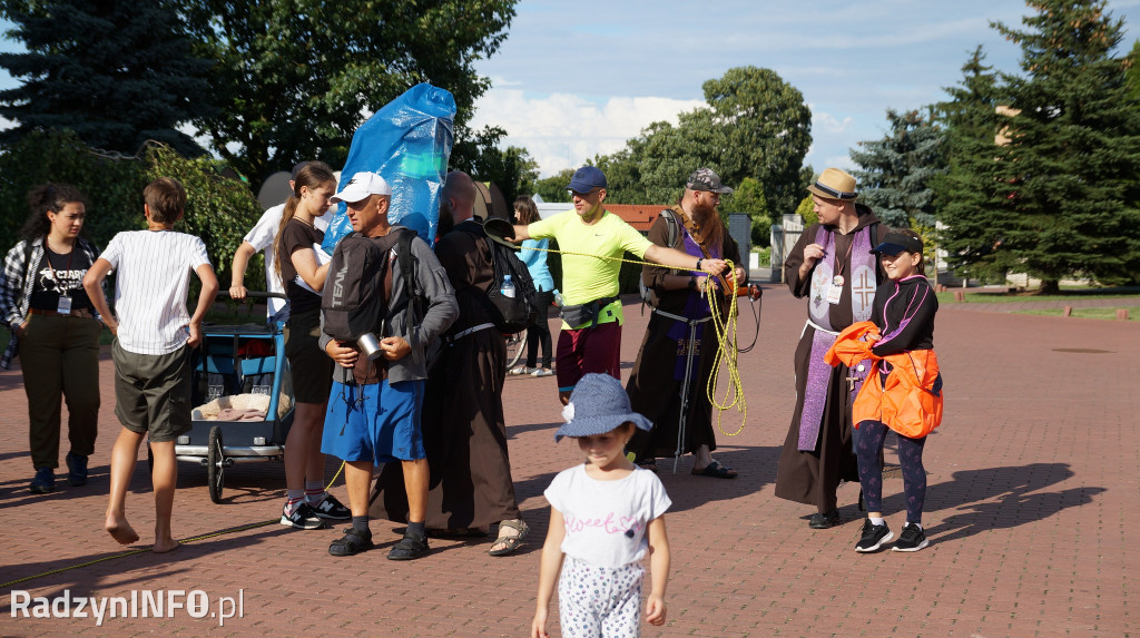 Przybycie pielgrzymów do Radzynia