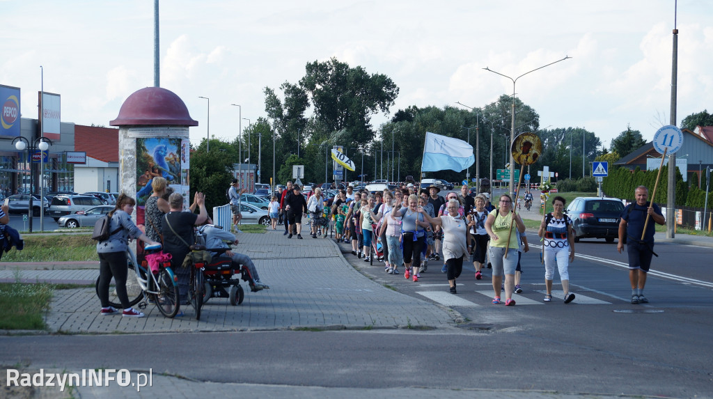 Przybycie pielgrzymów do Radzynia