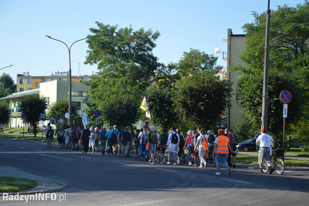 Wyjście pielgrzymów z Radzynia