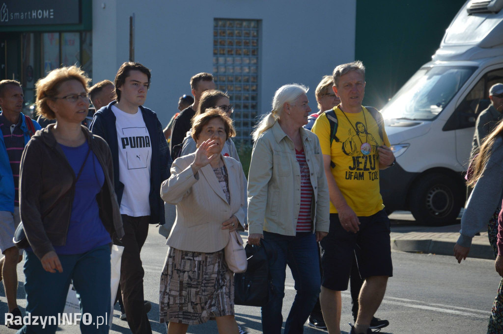 Wyjście pielgrzymów z Radzynia