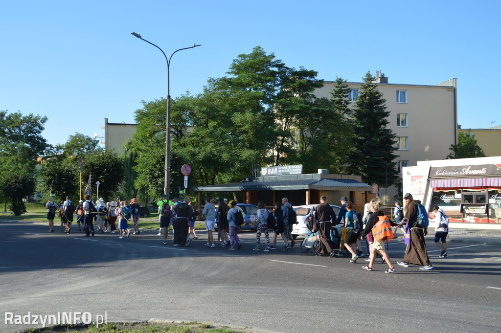 Wyjście pielgrzymów z Radzynia
