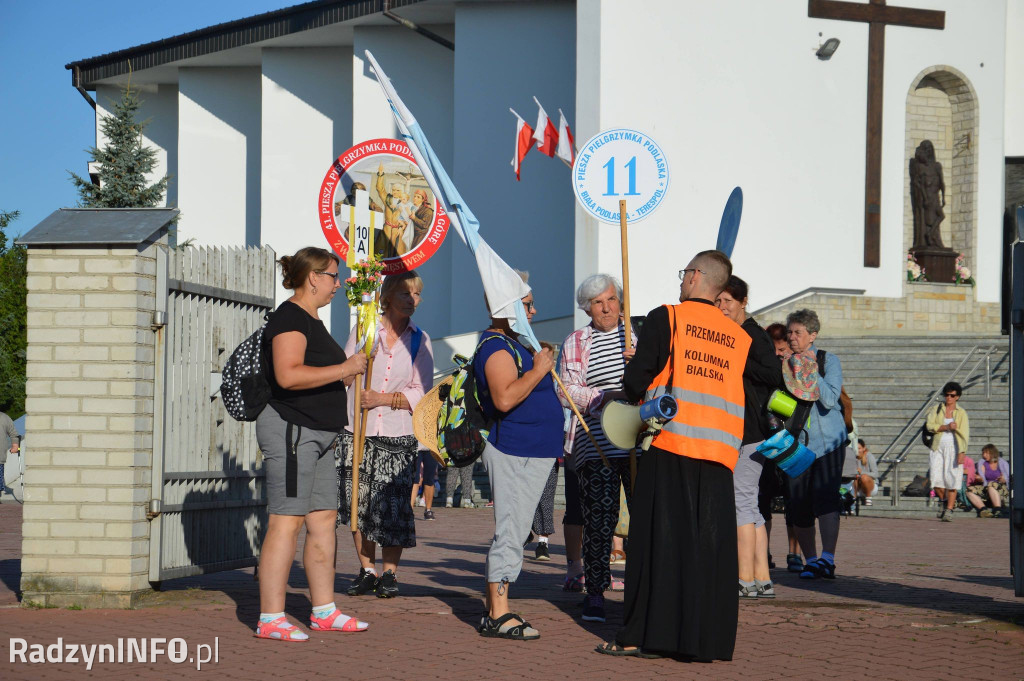 Wyjście pielgrzymów z Radzynia