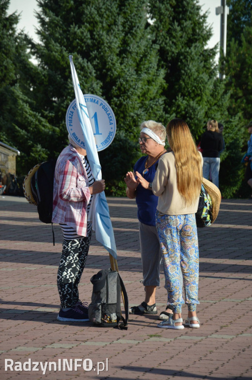 Wyjście pielgrzymów z Radzynia