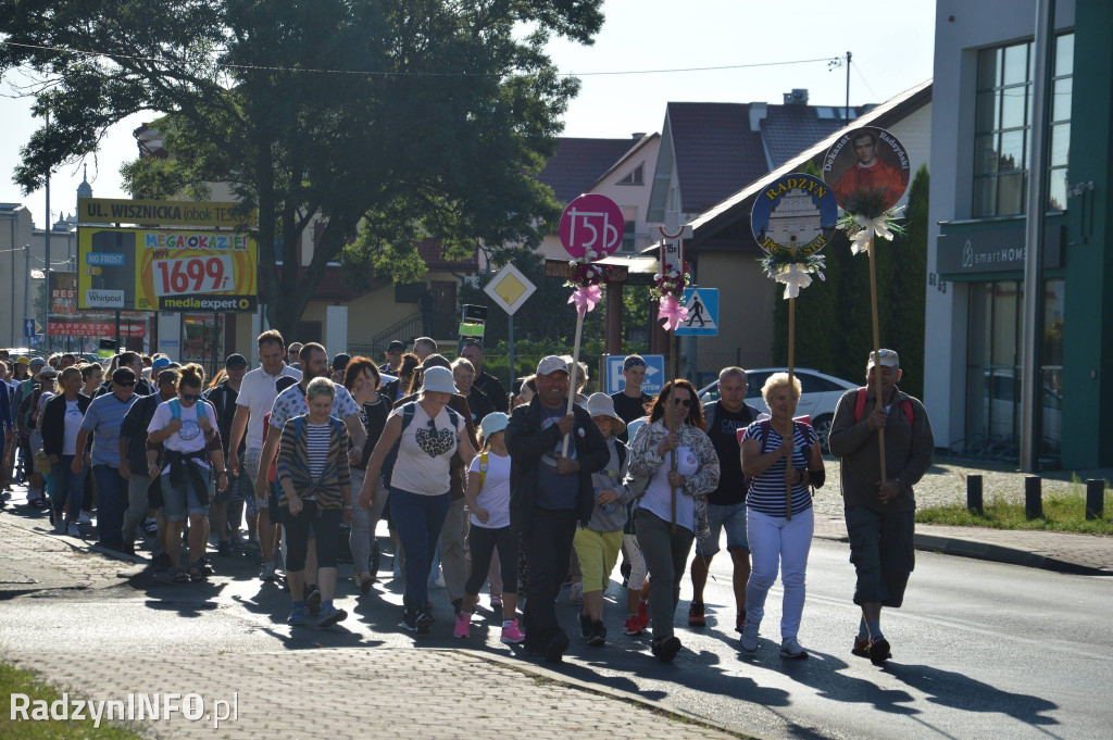 Wyjście pielgrzymów z Radzynia