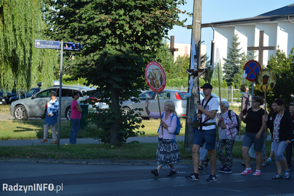 Wyjście pielgrzymów z Radzynia