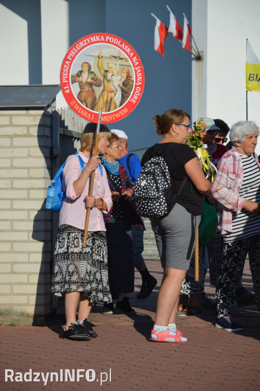 Wyjście pielgrzymów z Radzynia