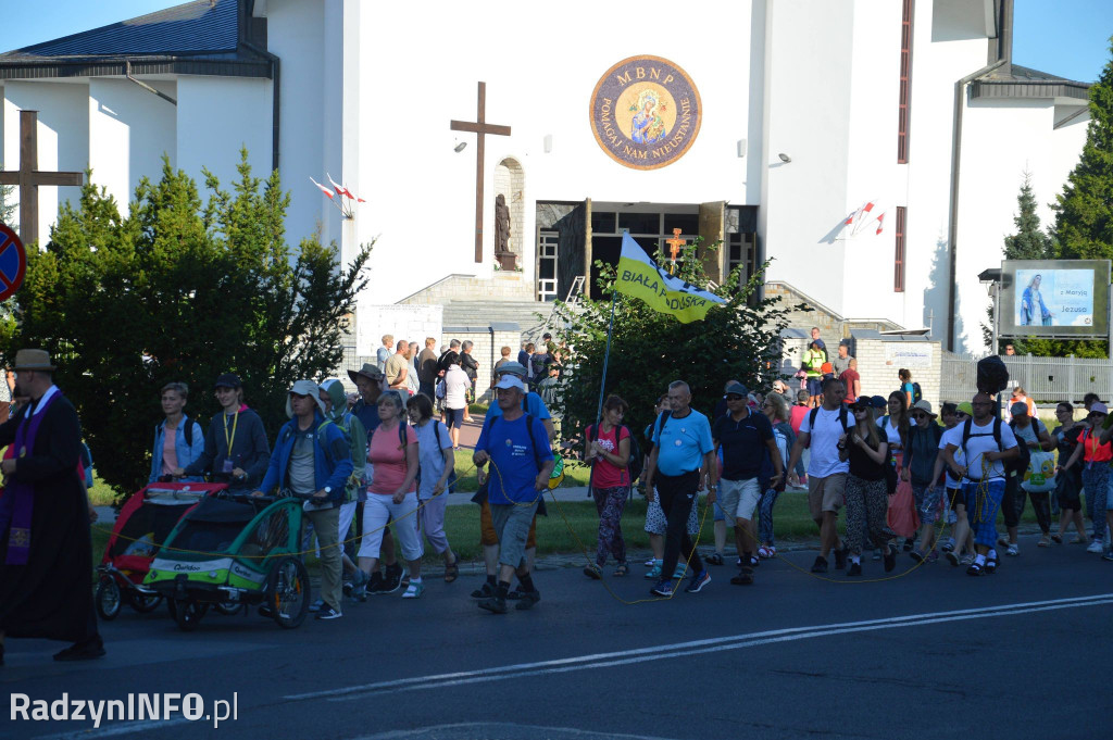 Wyjście pielgrzymów z Radzynia