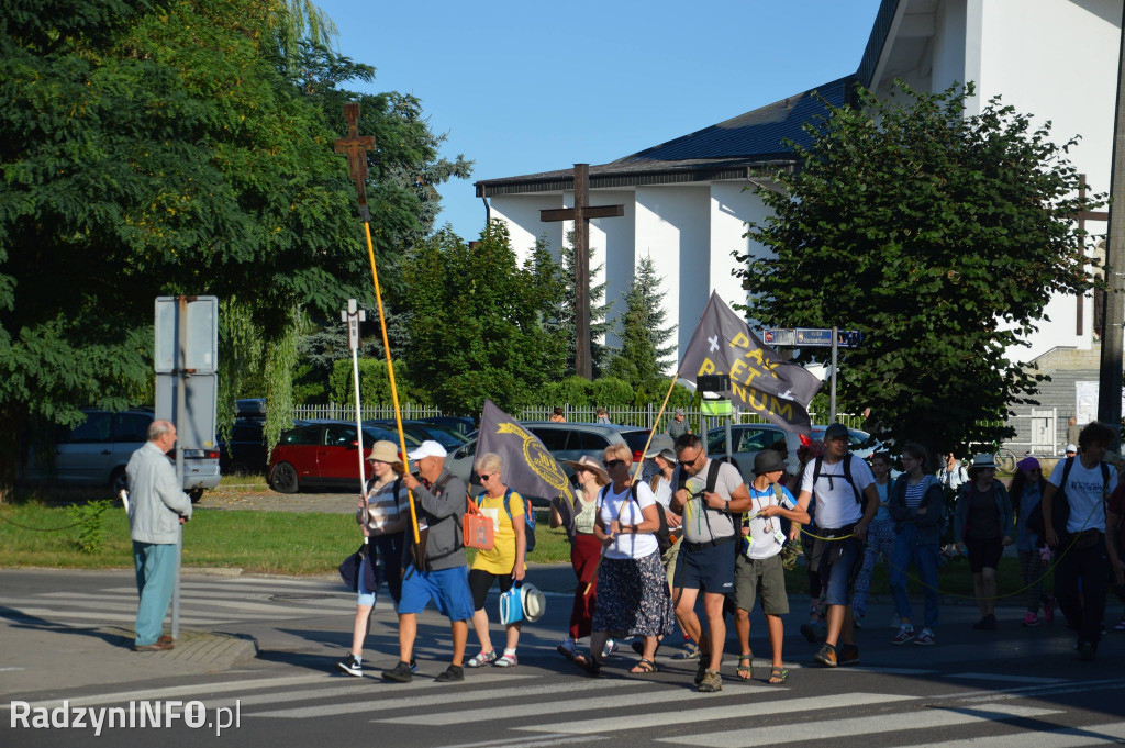 Wyjście pielgrzymów z Radzynia
