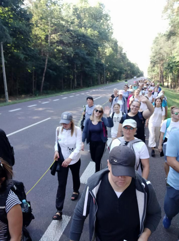 Piesza pielgrzymka na Jasną Górę - dzień 1. i 2.