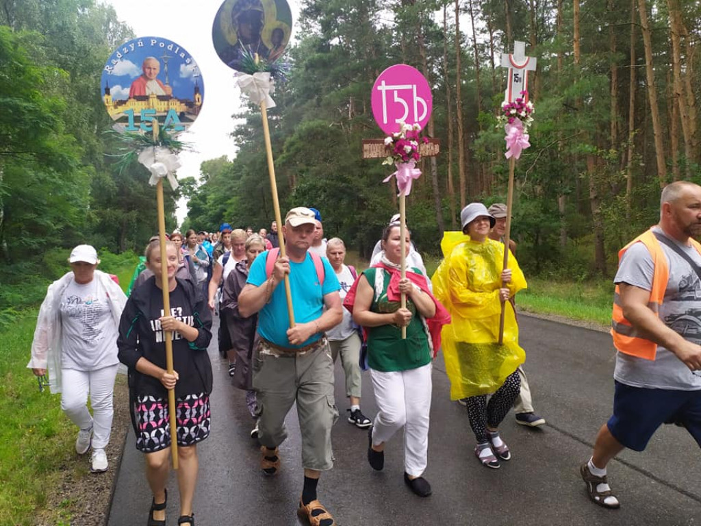 Piesza pielgrzymka na Jasną Górę - dzień 1. i 2.