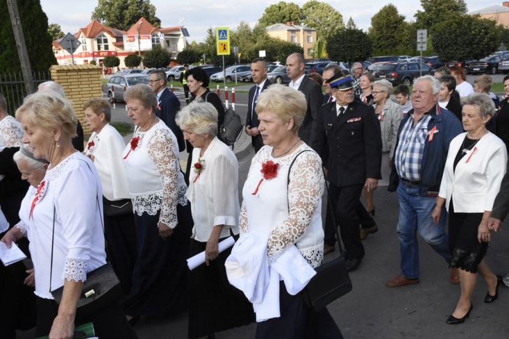 Odsłonięcie murali w Kąkolewnicy i uroczystości