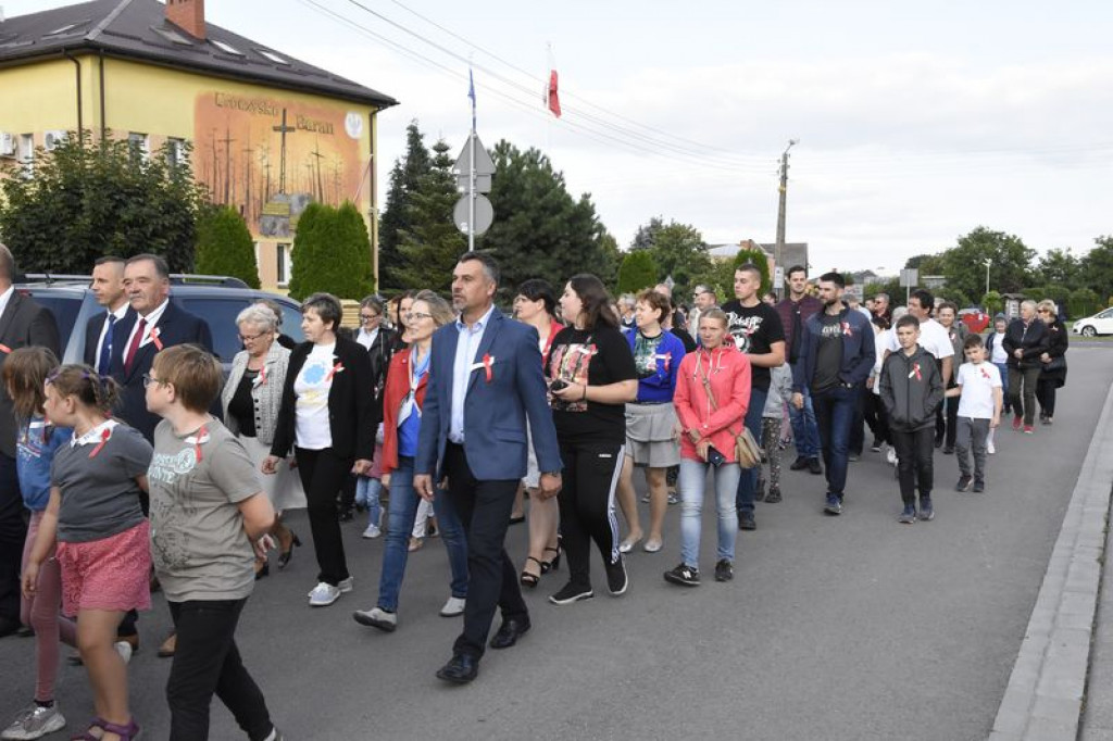 Odsłonięcie murali w Kąkolewnicy i uroczystości