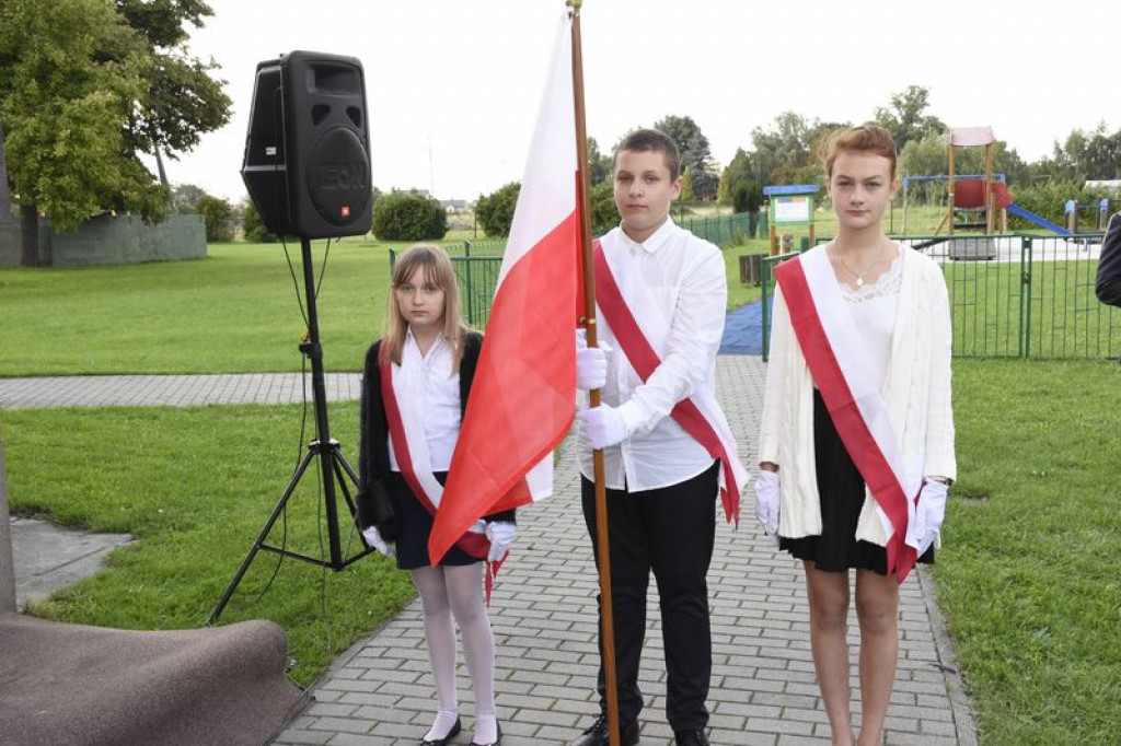 Odsłonięcie murali w Kąkolewnicy i uroczystości