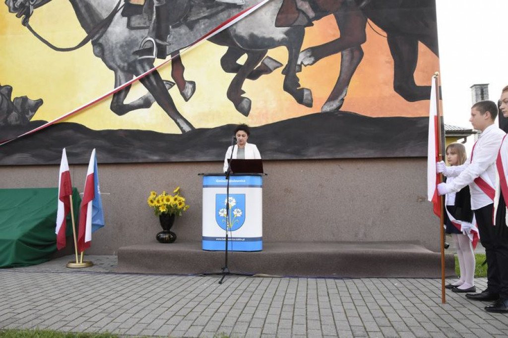Odsłonięcie murali w Kąkolewnicy i uroczystości
