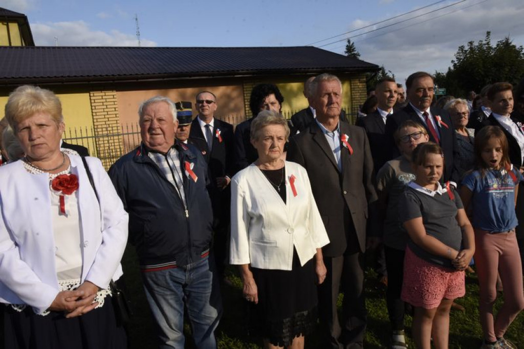 Odsłonięcie murali w Kąkolewnicy i uroczystości