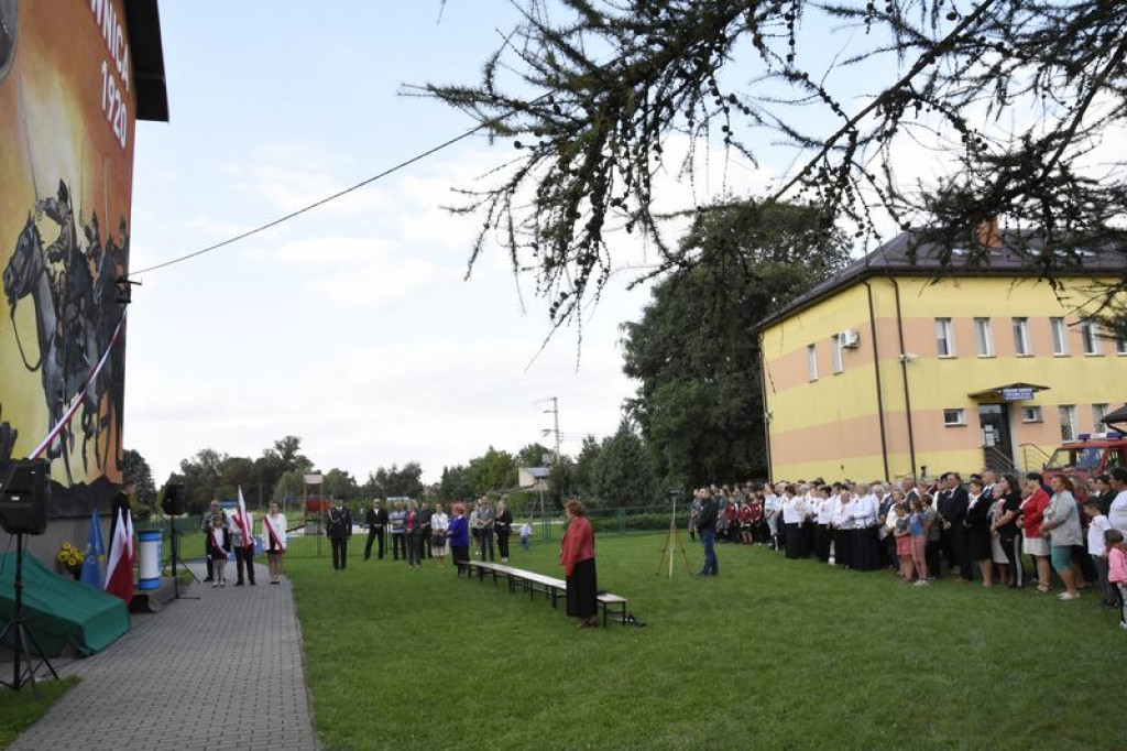 Odsłonięcie murali w Kąkolewnicy i uroczystości