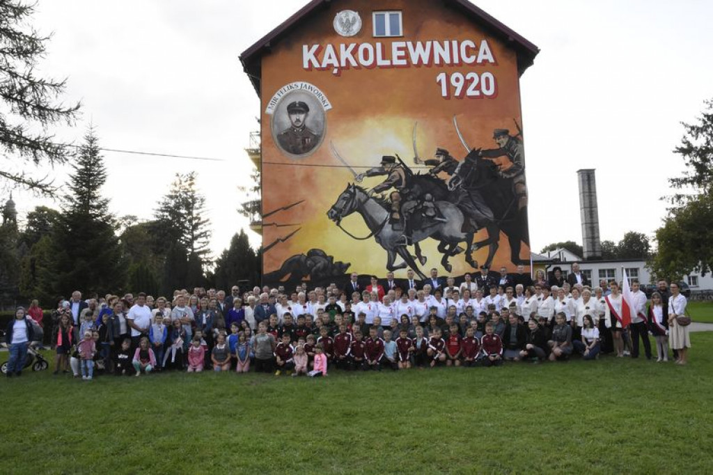 Odsłonięcie murali w Kąkolewnicy i uroczystości