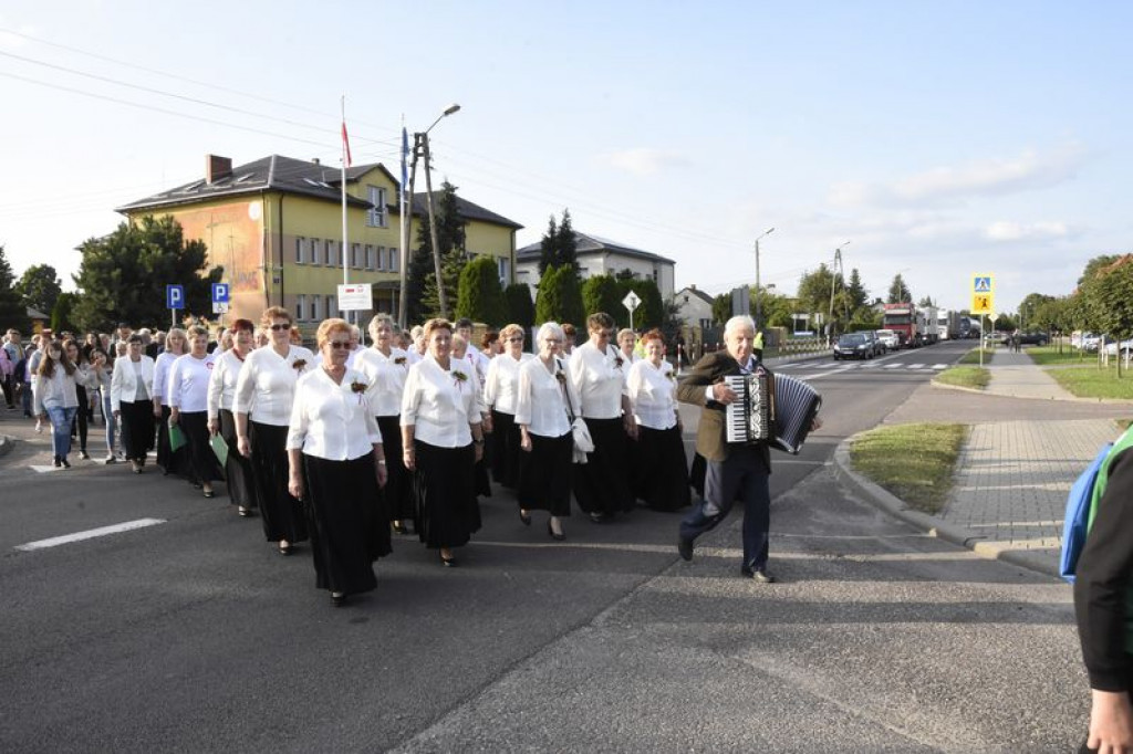 Odsłonięcie murali w Kąkolewnicy i uroczystości