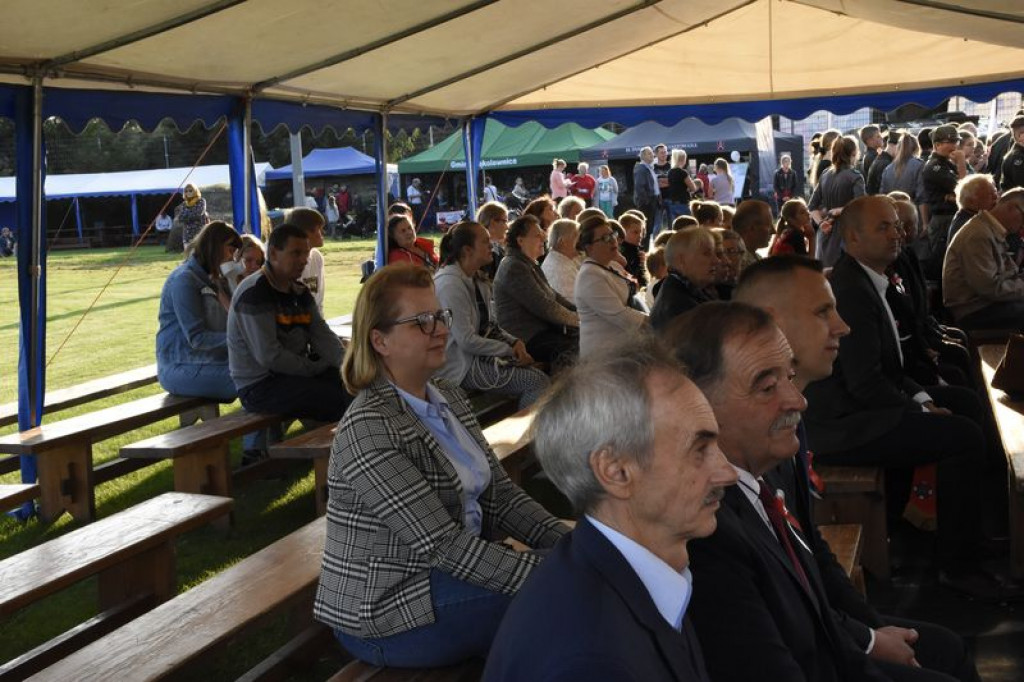 Odsłonięcie murali w Kąkolewnicy i uroczystości