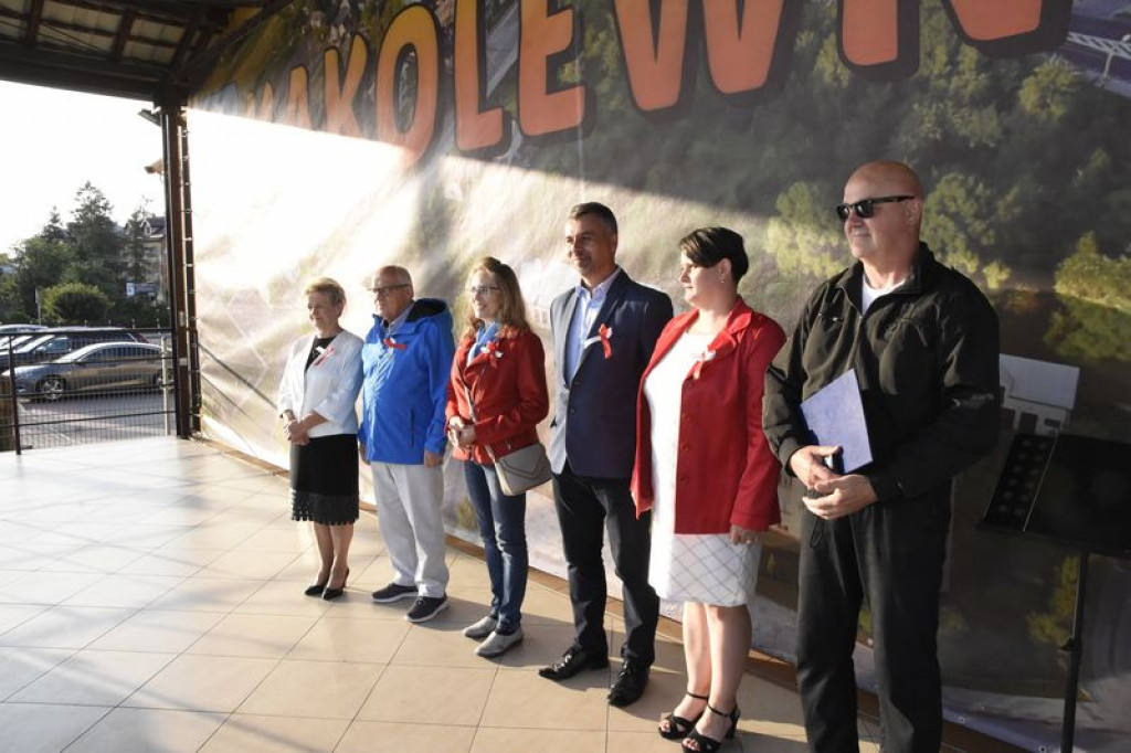 Odsłonięcie murali w Kąkolewnicy i uroczystości
