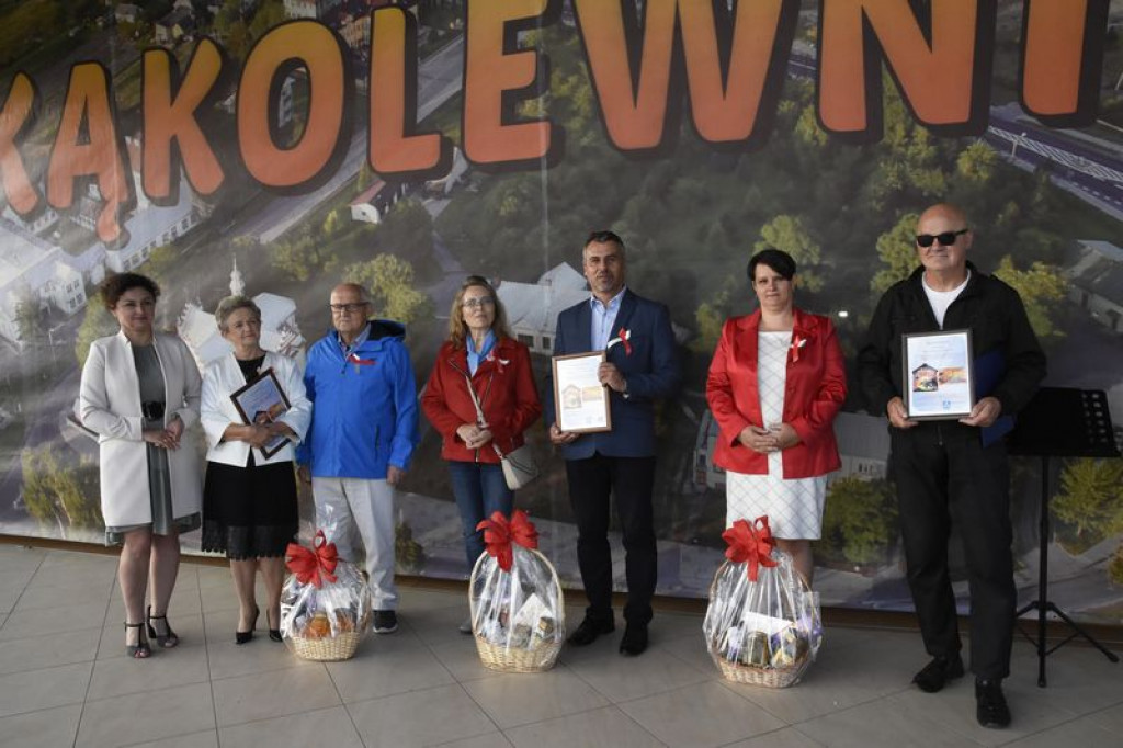 Odsłonięcie murali w Kąkolewnicy i uroczystości