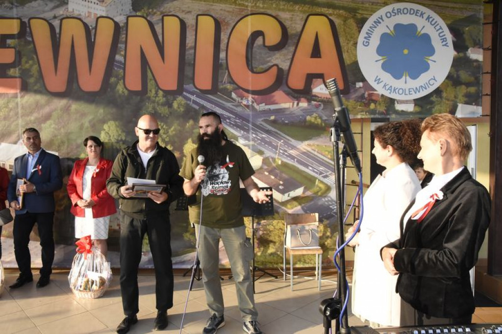 Odsłonięcie murali w Kąkolewnicy i uroczystości