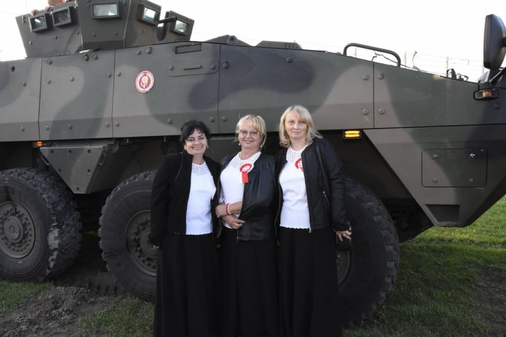 Odsłonięcie murali w Kąkolewnicy i uroczystości
